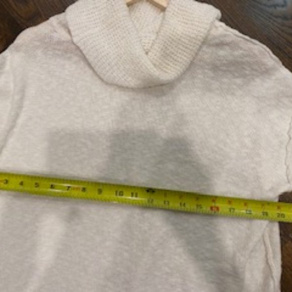 Clearout-EUC Two by Vince Camuto 3/4 sleeve creat tunic in size M - Picture 7 of 11